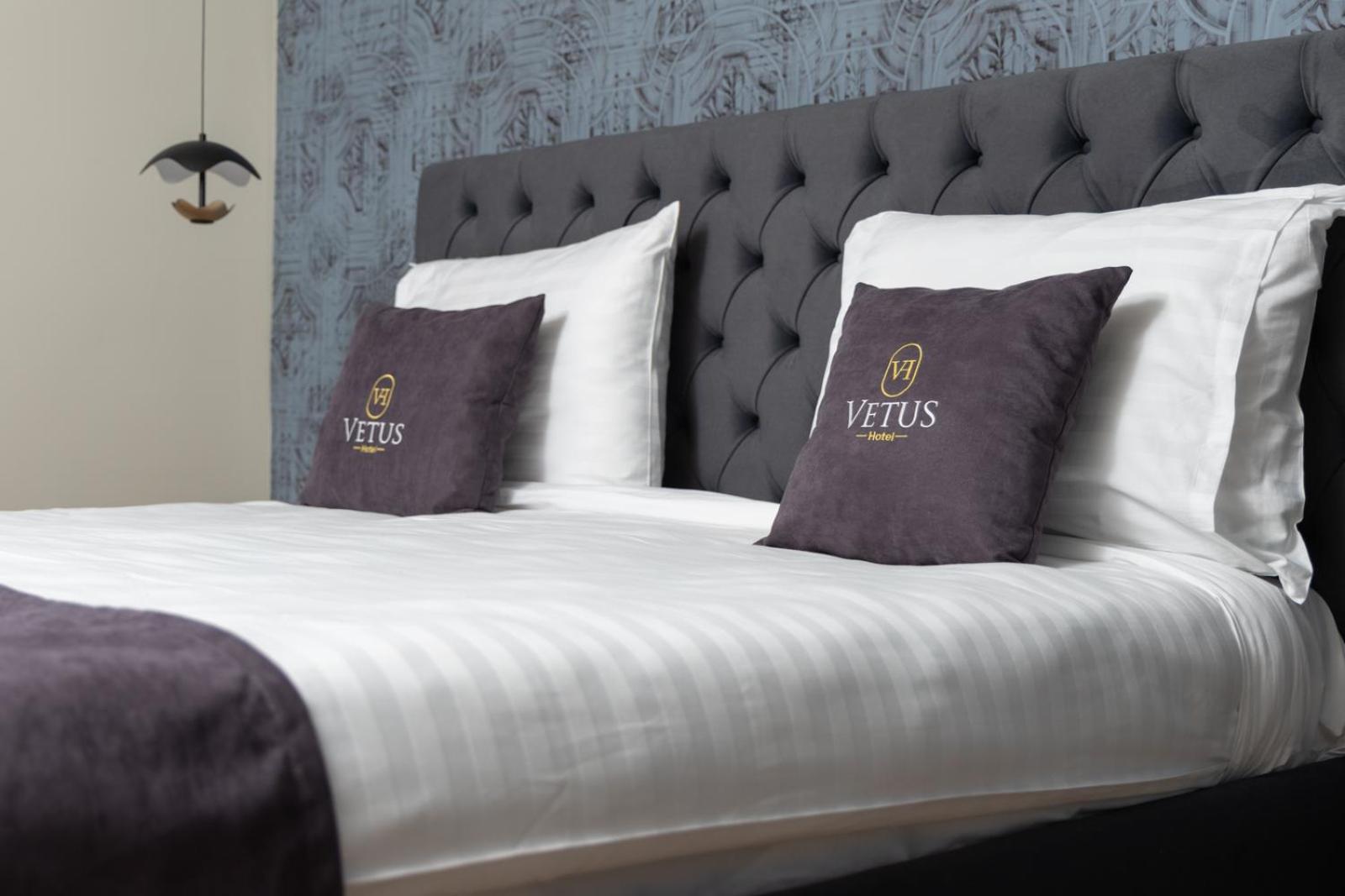 Vetus Hotel พริสตีนา ภายนอก รูปภาพ