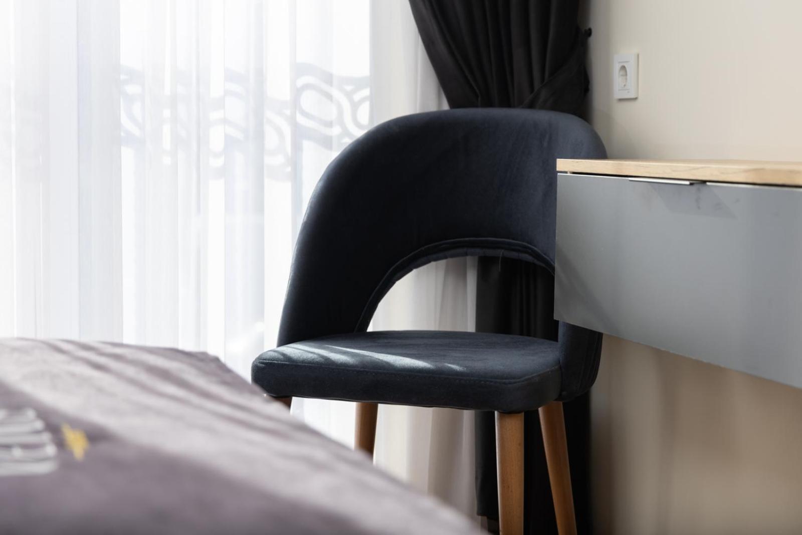 Vetus Hotel พริสตีนา ภายนอก รูปภาพ