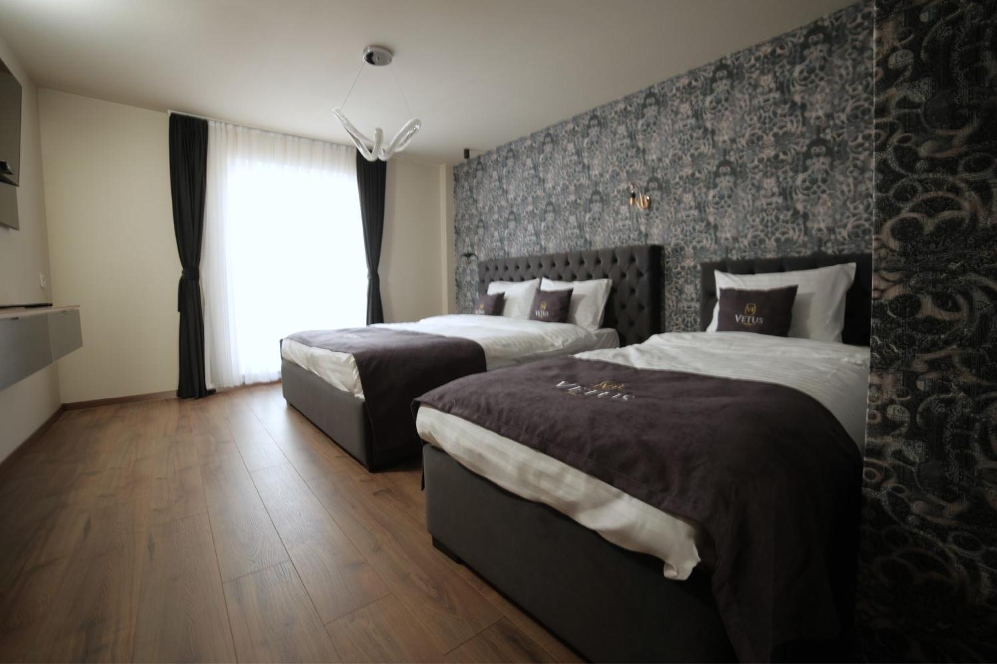 Vetus Hotel พริสตีนา ภายนอก รูปภาพ