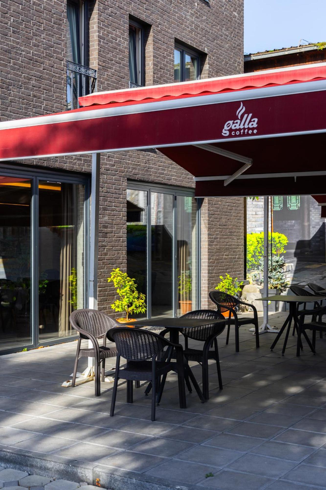 Vetus Hotel พริสตีนา ภายนอก รูปภาพ
