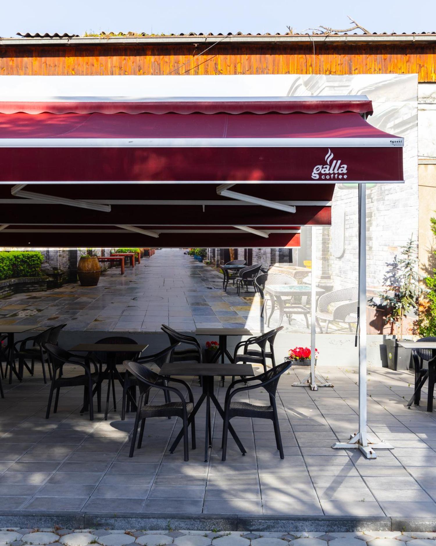 Vetus Hotel พริสตีนา ภายนอก รูปภาพ